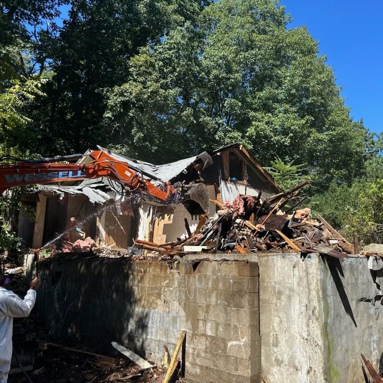 856d1e87 4c55 4850 acda 24475c981e4a Comprehensive Demolition and Asbestos Abatement of a Structurally Unsound Residential Property in Lynnfield, MA