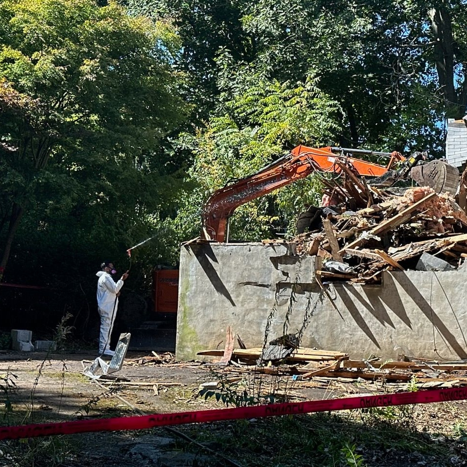 e1c55629 d3b1 435c 8135 f4b077e7551d Comprehensive Demolition and Asbestos Abatement of a Structurally Unsound Residential Property in Lynnfield, MA